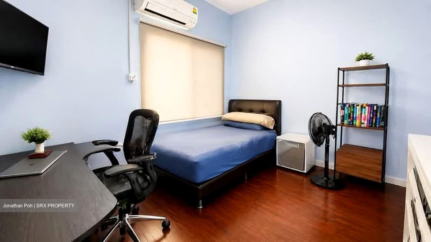 Thomson Park (D20), Terrace #595163811